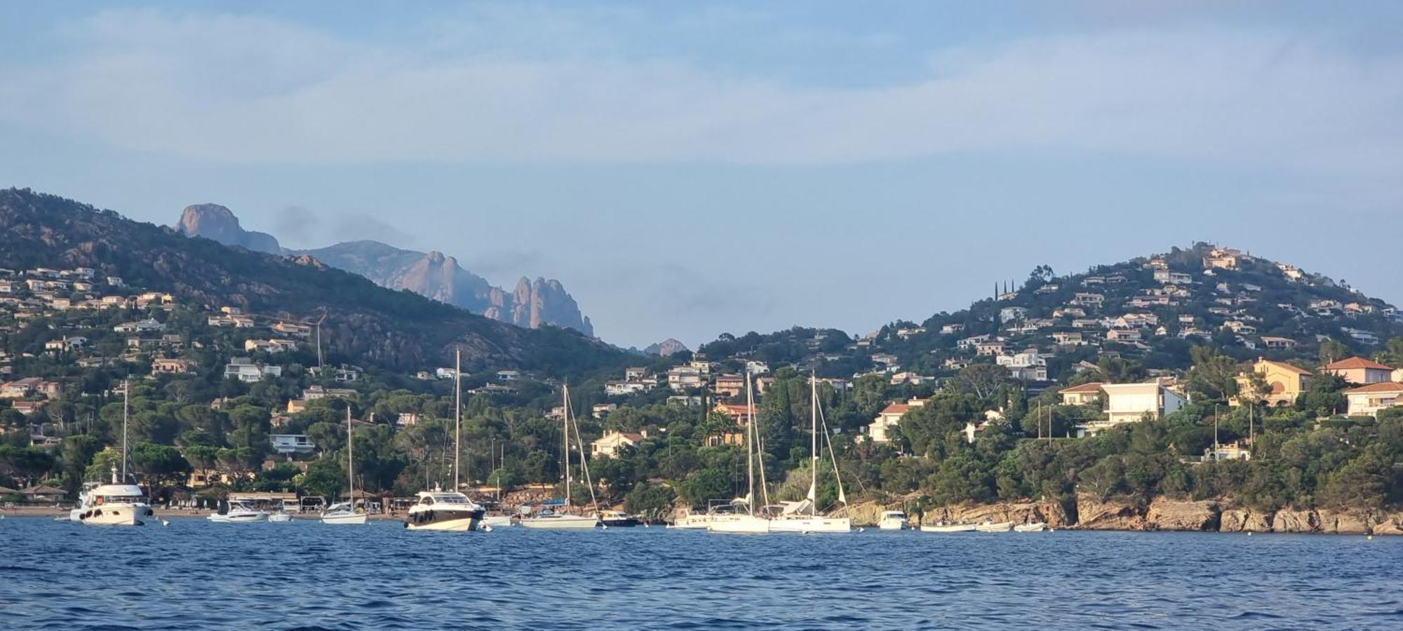 Agay Cap Esterel Village Allee Fleurs - F2 Clim Vue Golf Et Mer - Grande Terrasse Plein Sud Saint-Raphaël Zewnętrze zdjęcie