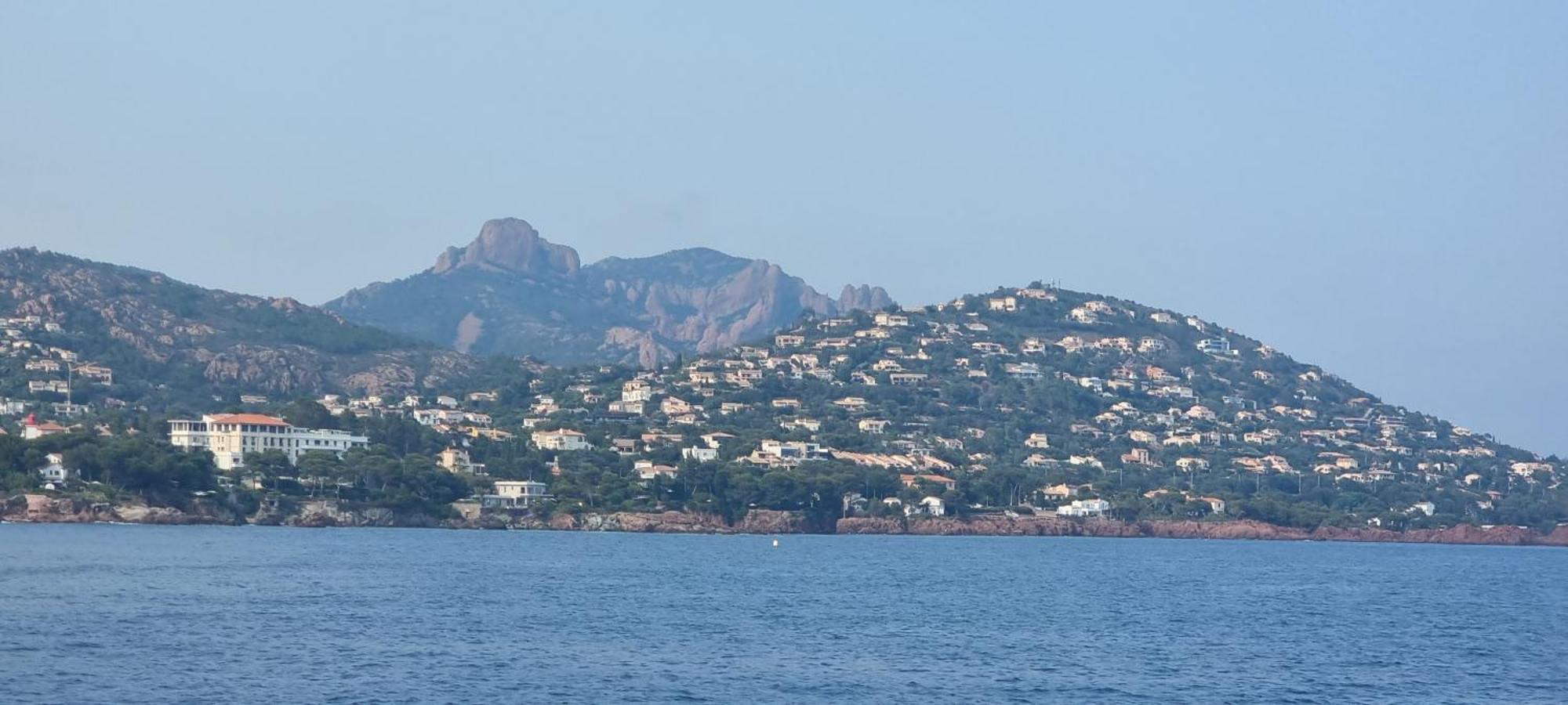 Agay Cap Esterel Village Allee Fleurs - F2 Clim Vue Golf Et Mer - Grande Terrasse Plein Sud Saint-Raphaël Zewnętrze zdjęcie