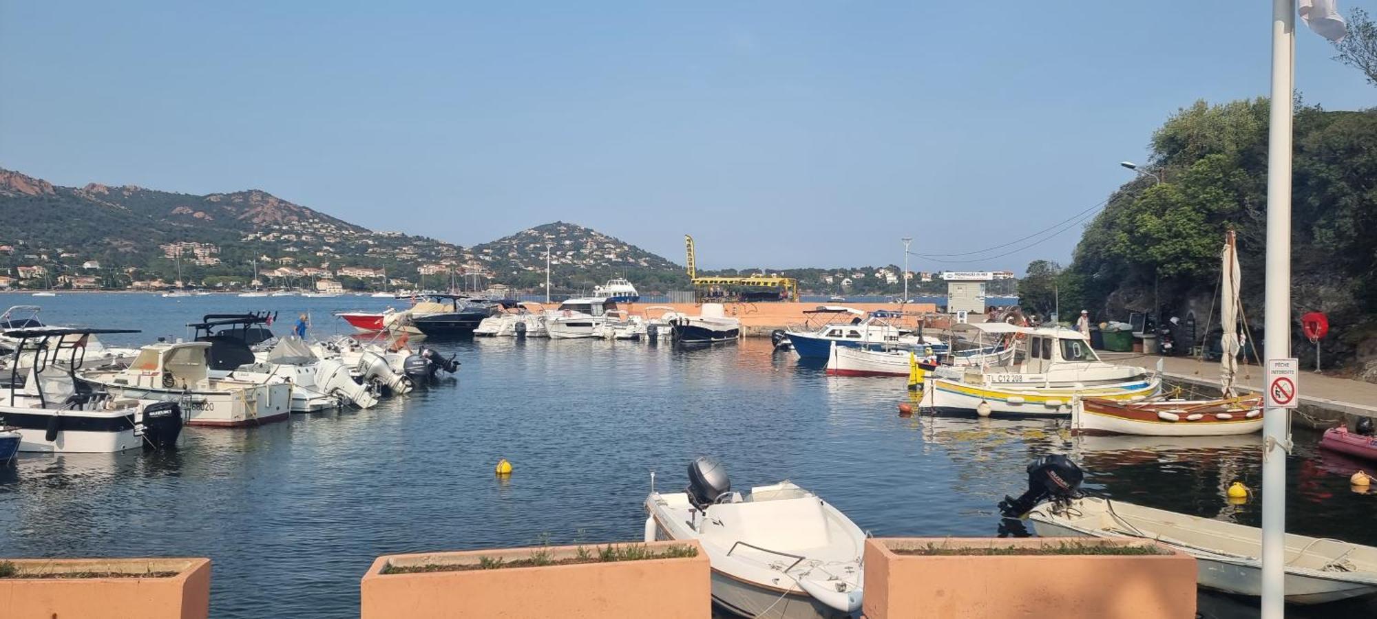Agay Cap Esterel Village Allee Fleurs - F2 Clim Vue Golf Et Mer - Grande Terrasse Plein Sud Saint-Raphaël Zewnętrze zdjęcie