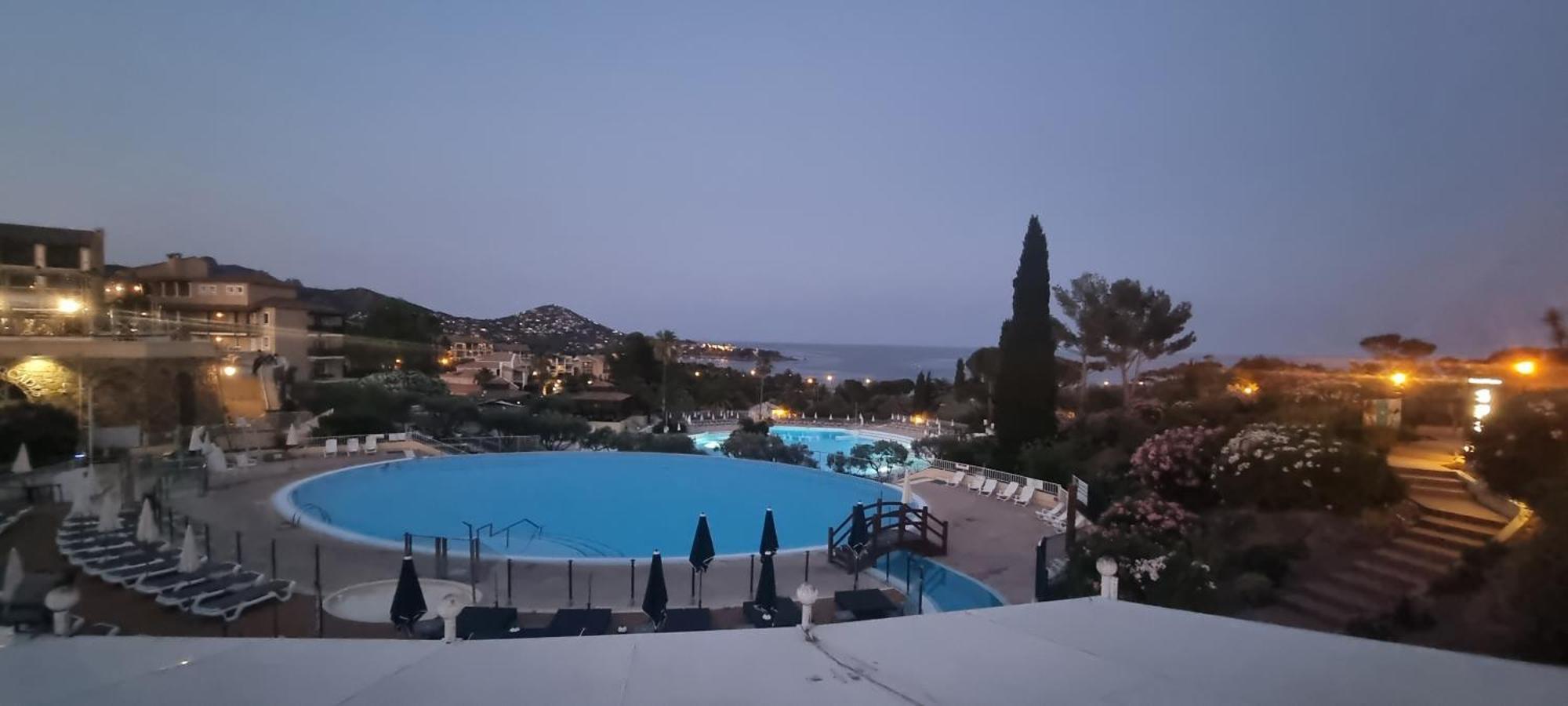 Agay Cap Esterel Village Allee Fleurs - F2 Clim Vue Golf Et Mer - Grande Terrasse Plein Sud Saint-Raphaël Zewnętrze zdjęcie