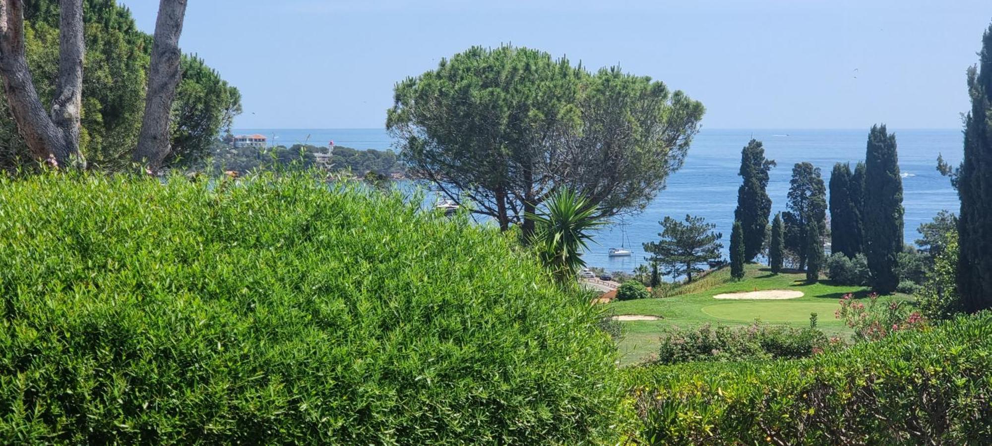Agay Cap Esterel Village Allee Fleurs - F2 Clim Vue Golf Et Mer - Grande Terrasse Plein Sud Saint-Raphaël Zewnętrze zdjęcie