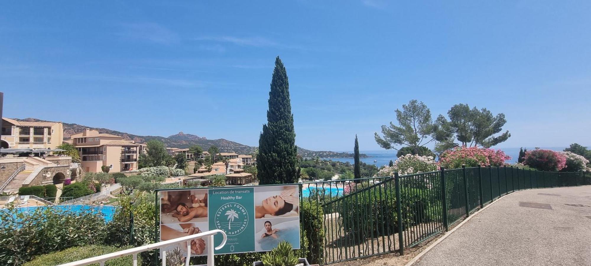 Agay Cap Esterel Village Allee Fleurs - F2 Clim Vue Golf Et Mer - Grande Terrasse Plein Sud Saint-Raphaël Zewnętrze zdjęcie
