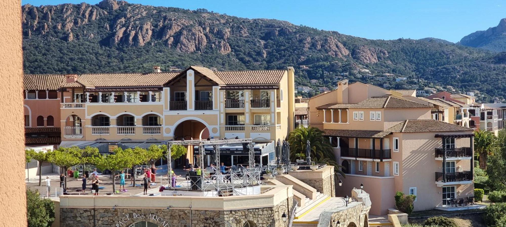 Agay Cap Esterel Village Allee Fleurs - F2 Clim Vue Golf Et Mer - Grande Terrasse Plein Sud Saint-Raphaël Zewnętrze zdjęcie
